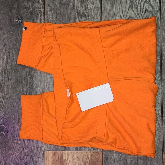 Fabletics Sweatpants - Picture 5 of 9